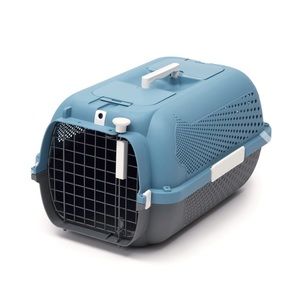 Cat carrier, Medium